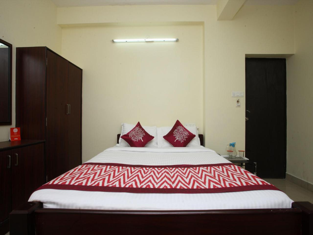 Oyo 10465 Koyambedu Chennai Otel Dış mekan fotoğraf