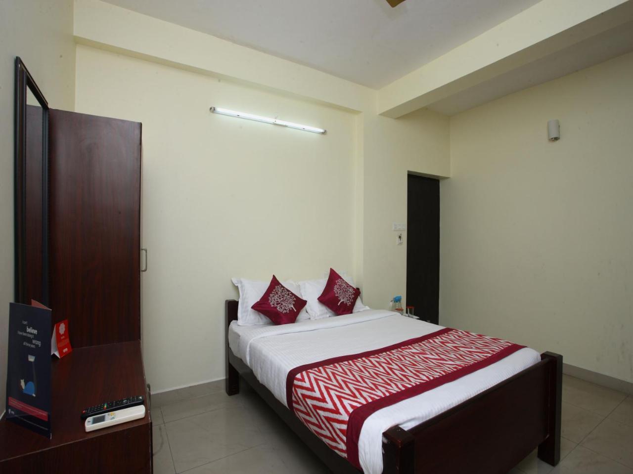 Oyo 10465 Koyambedu Chennai Otel Dış mekan fotoğraf
